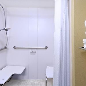 One-Bedroom King Room Hearing accessible